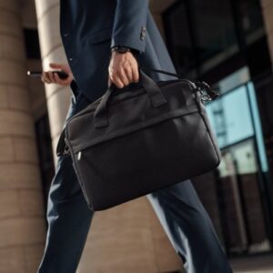 BESACE AVEC COMPARTIMENT ORDINATEUR EN PET RECYCLE DARK LINE