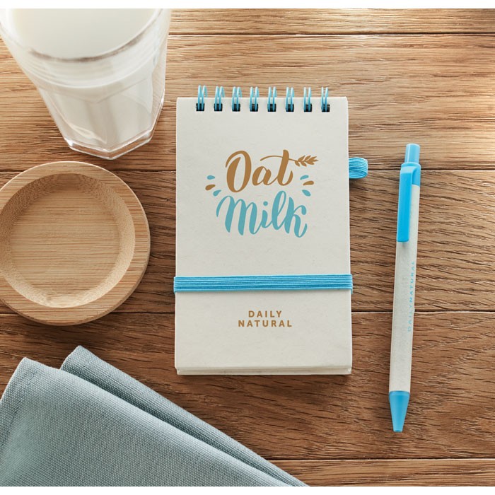 Cahier à spirale A5 et stylo en carton recyclé. 80 feuilles blanches