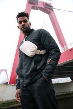 SAC BANANE & BANDOULIERE EN RPET AWARE™ AERO