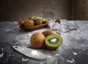 CUILLERE A KIWI - AVOCAT AUCKLAND BALADEO