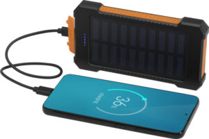 BATTERIE DE SECOURS SOLAIRE ALTAIR DE 5000MAH ET 10 W EN PLASTIQUE RECYCLE AVEC LAMPE DE POCHE INTEGREE