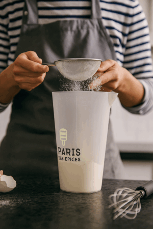 GOBELET DOSEUR 50 CL AVEC BEC VERSEUR